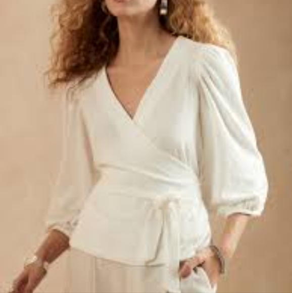 Banana Republic textured wrap blouse Size Large - Picture 1 of 2
